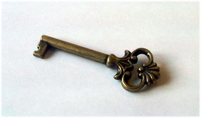 Shell Antique Key